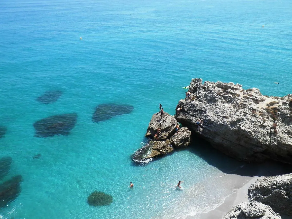 Rico Apartaments Parador Nerja 0*,